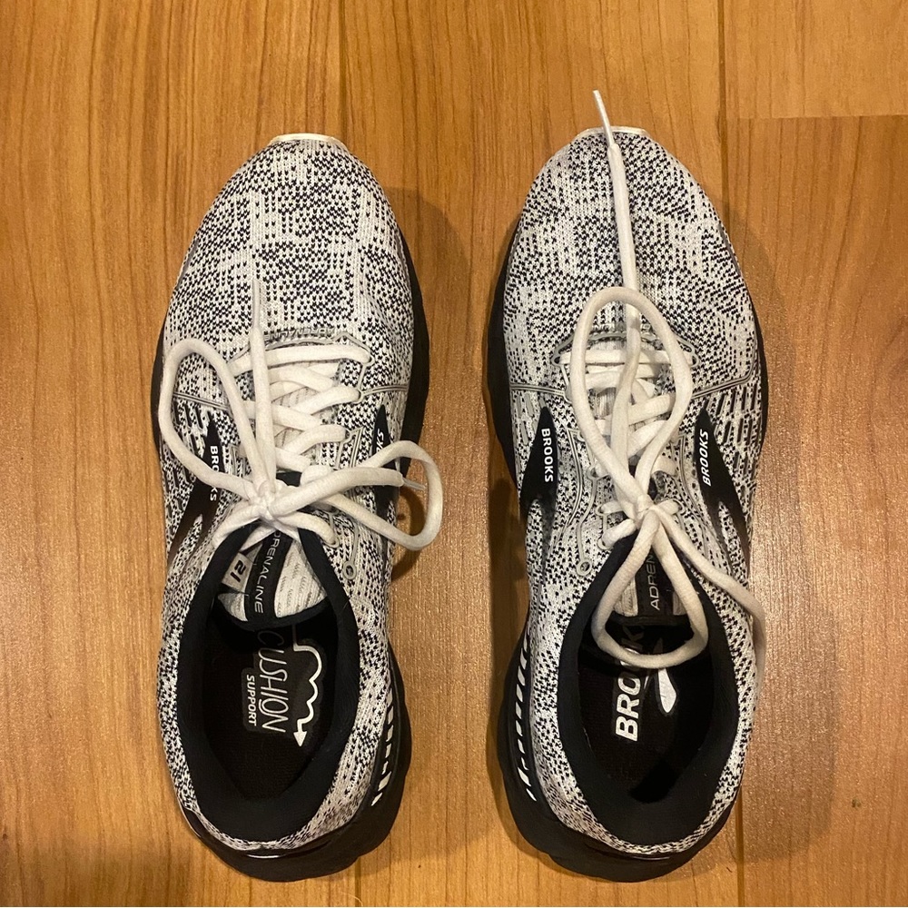 Brooks Adrenaline - Women’s Size 9